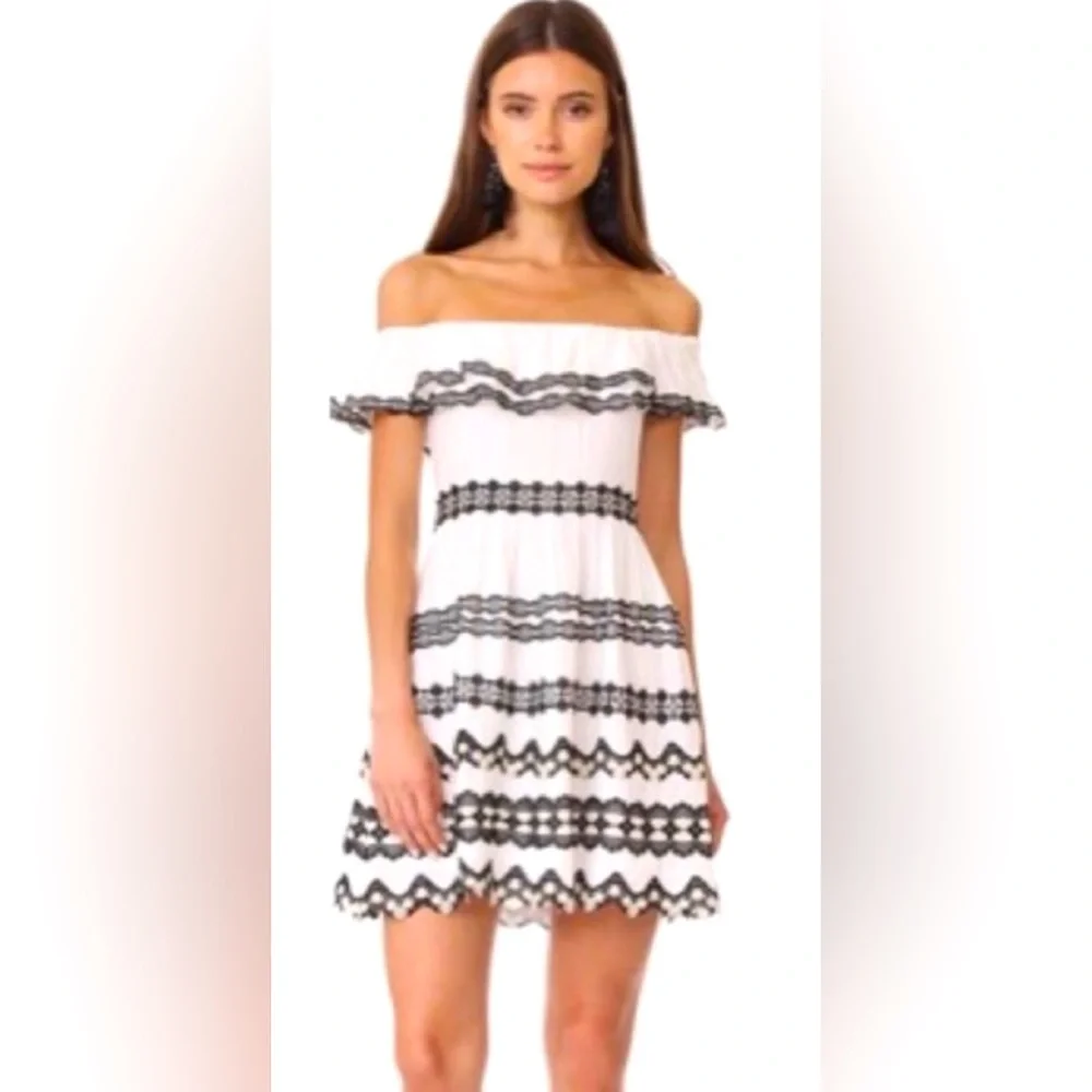 Alice + Olivia & Rozzi On/Off- Shoulder Mini Dress w Embroidered Lace Trims CL3